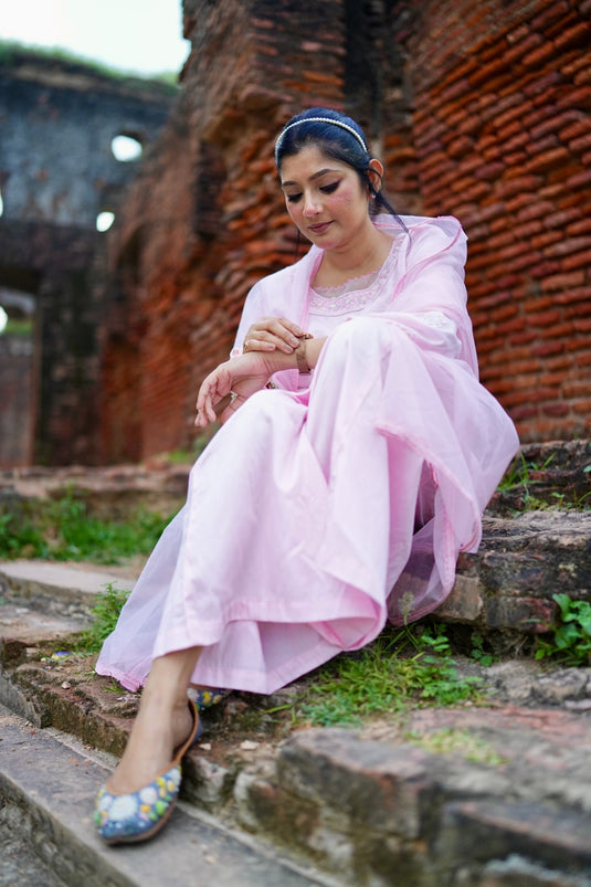 Elegant Aari Chikankari light pink Embroidery Suit